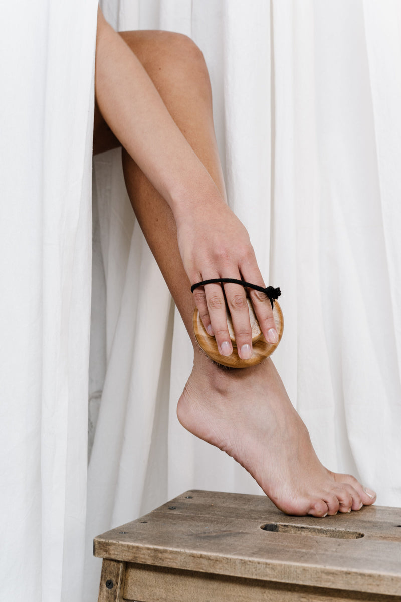 Everything You Need to Know About Dry Brushing (And Whether It's Actually Worth It)