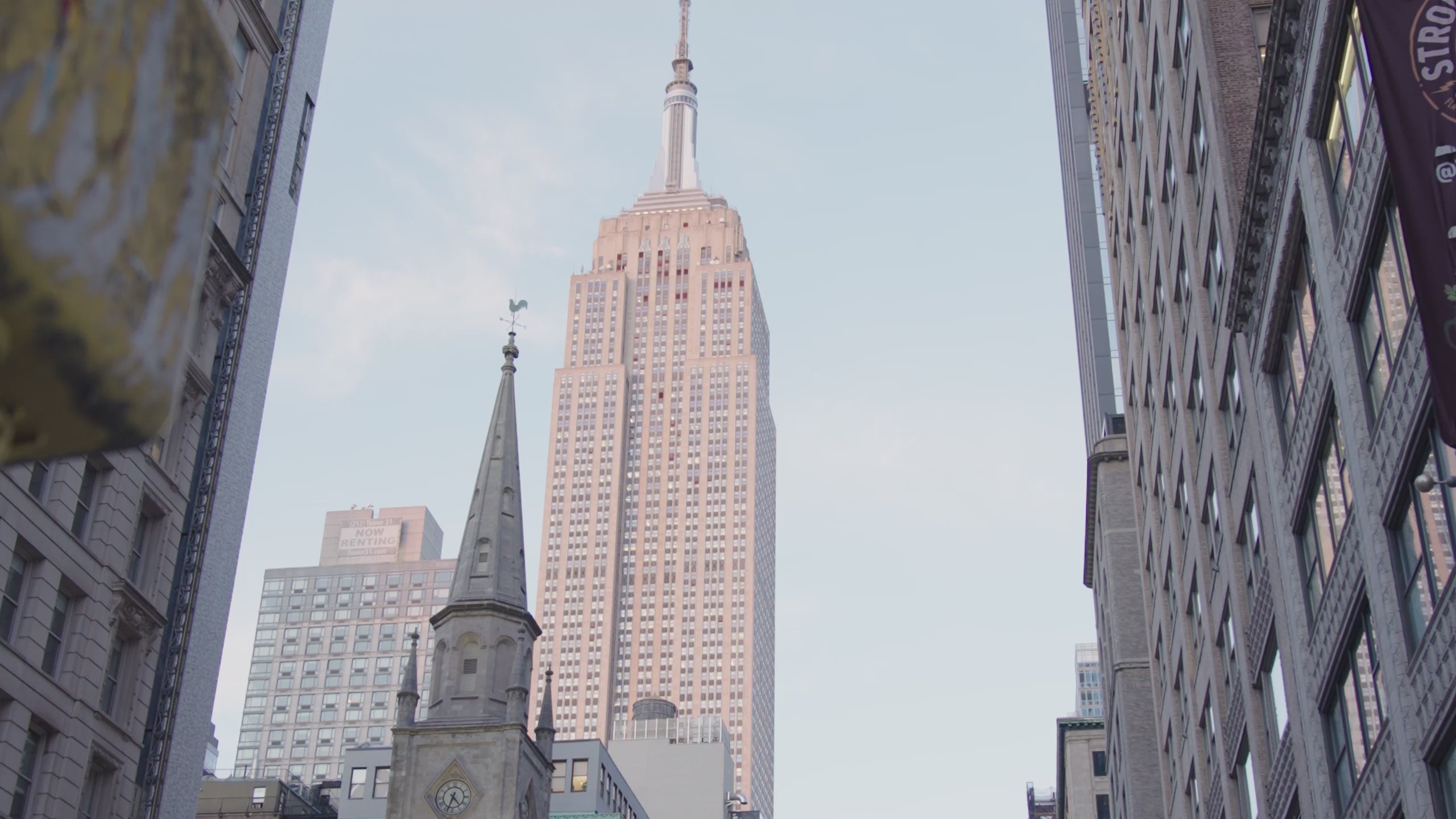 quick cuts 3 girls through out New York City.
